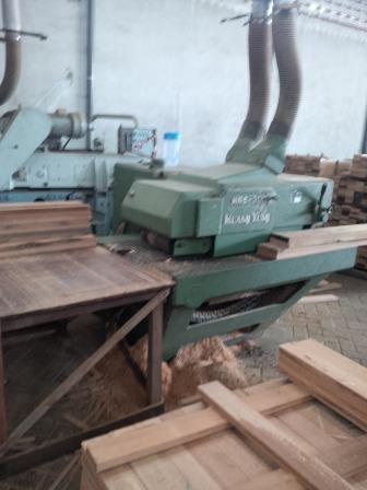 mesin lantai kayu