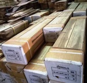 lantai kayu sungkai