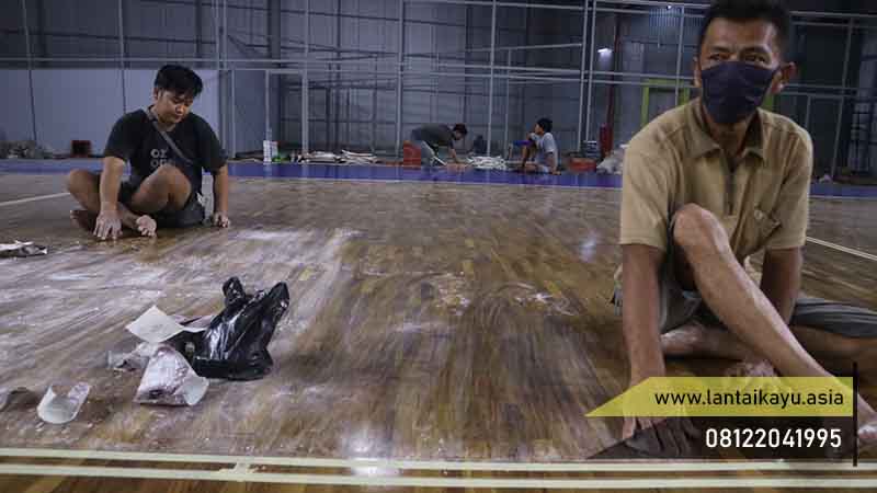 Mengatasi Lantai Kayu Solid Kusam dan Tergores Dengan Trik Ini 21 Cara mengatasi lantai kayu kusam dan tergores