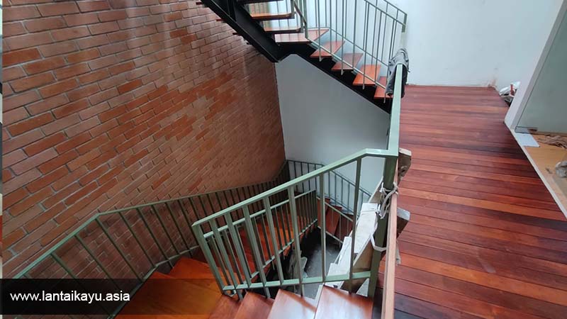 Portofolio Pemasangan Papan Tangga Kayu 62 Contoh pemasangan papan kayu tangga rumah