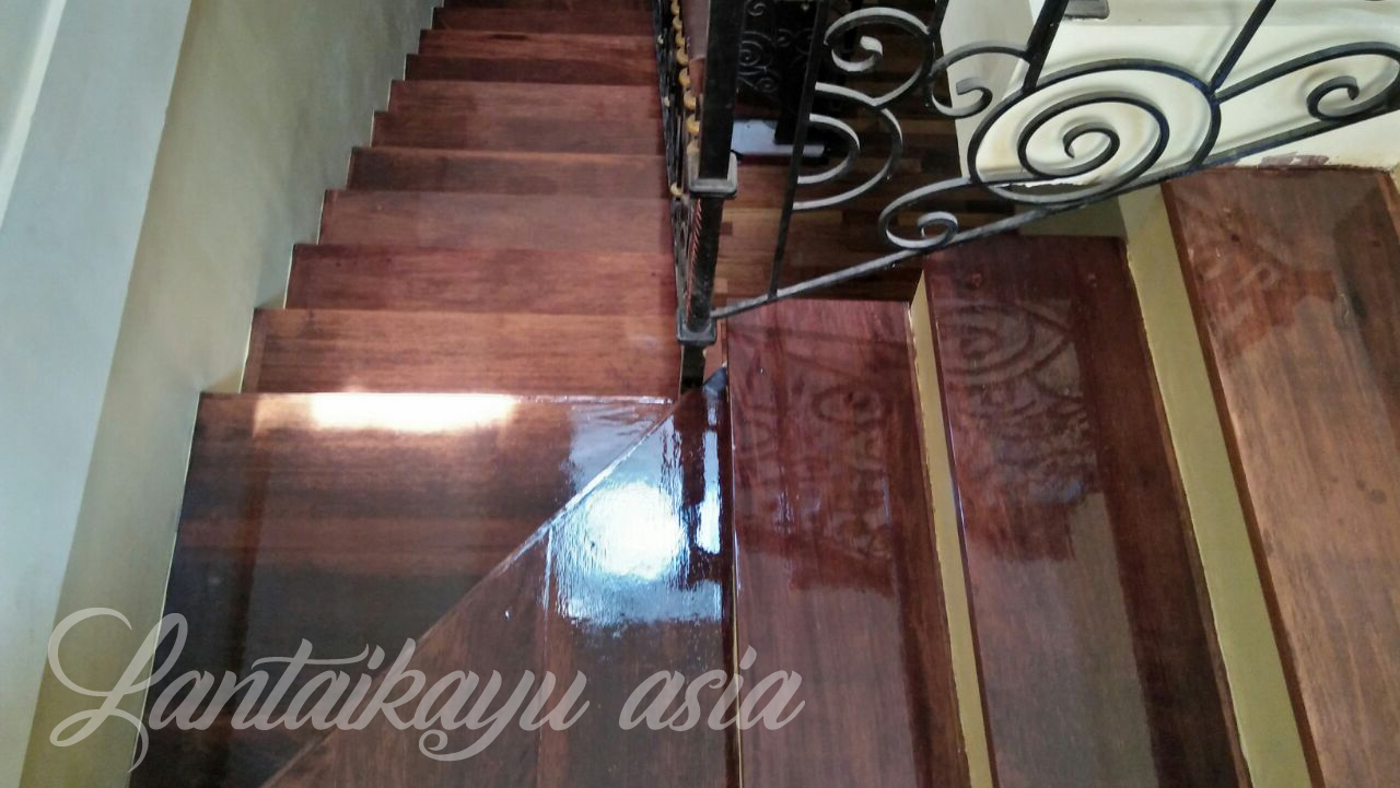 Portofolio Project Pemasangan Lantai Kayu Asia 60 papan tangga