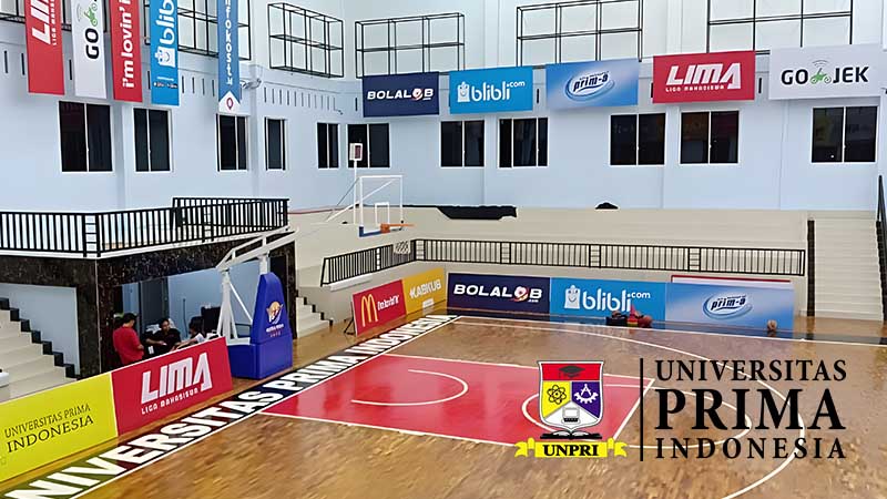 Pemasangan lantai kayu lapangan basket medah sumatera utara