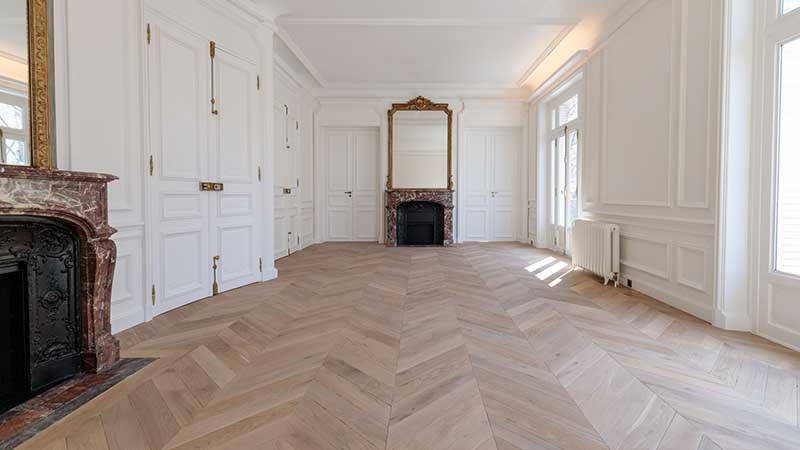 25+ Inspirasi Desain Lantai Rumah Dengan Parket Kayu 60 Pola lantai kayu chevron 2