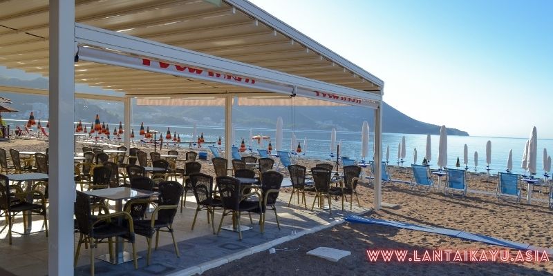 Cara Mendesain Café Outdoor Meningkatkan Minat Pengunjung 20 Tips Mendesain Café Outdoor - gunakan jenis atap yang tepat