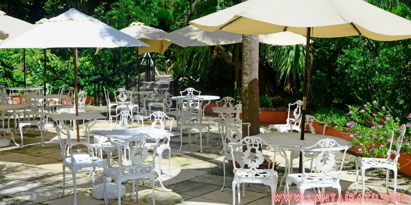 Cara Mendesain Café Outdoor Meningkatkan Minat Pengunjung 21 Tips Mendesain Café Outdoor - pilih tenda yang unik dan menarik