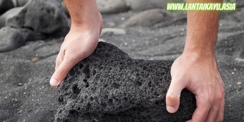 Mengenal Rumah Adat Madura (Tanean Lanjhang) 21 6 Fakta Menarik Rumah Adat Suku Madura - material bangunan