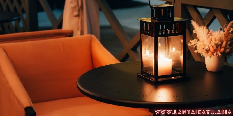 Cara Mendesain Café Outdoor Meningkatkan Minat Pengunjung 23 Tips Mendesain Café Outdoor - sediakan candlestick pada meja