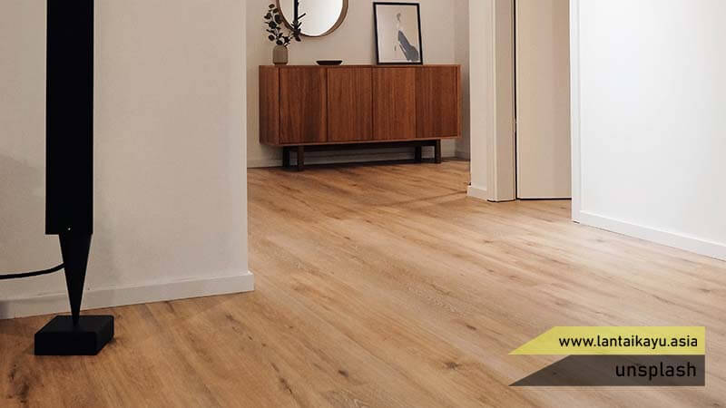 Laminated vs SPC. Simak Dulu Ini Sebelum Membeli 56 Perbandingan lantai vinyl dan spc