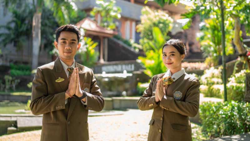 Lapangan Politeknik Pariwisata Bali Dengan Lantai kayu 19 Proyek lantai kayu Pariwisata Bali 2