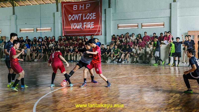 Lapangan Politeknik Pariwisata Bali Dengan Lantai kayu 22 Proyek lantai kayu Pariwisata Bali 4