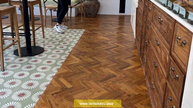 6 Pilihan Lantai Kayu Murah Tapi Tetap Berkelas 29 lantai kayu dapur parket