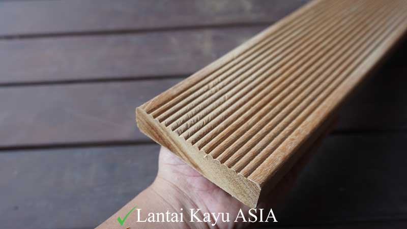 Rekomendasi Lantai Kayu Taman, Agar Tampil Istimewa 22 Decking kayu Bengkirai 6