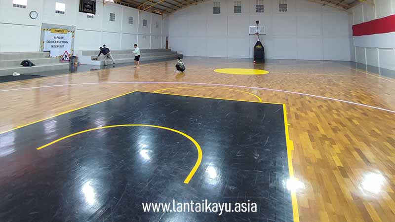 GOR lapangan basket The Arena Cibadak dengan lantai kayu