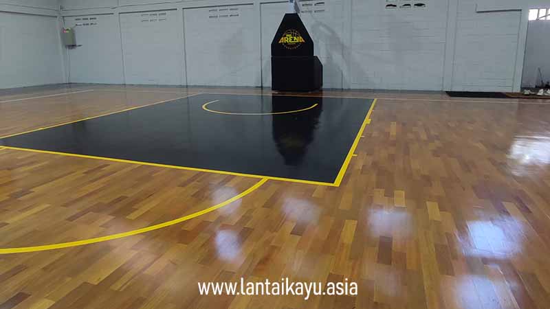 GOR lapangan basket The Arena Cibadak dengan lantai kayu