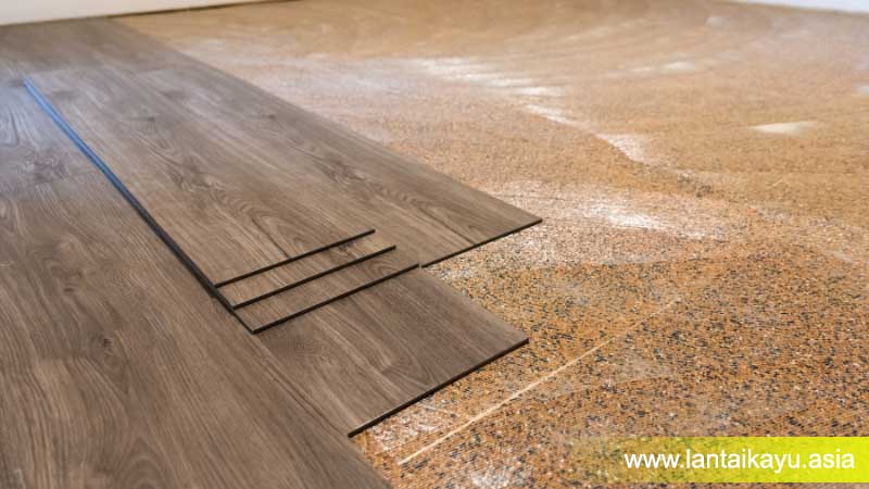 Harga Lantai vinyl Per meter dan biaya pasang 2025 44 memasang lantai Vinyl
