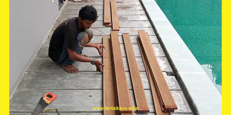 Cara Memasang Decking Kayu Sesuai SOP Pertukangan 30 Penandaan dan pemotongan decking kayu