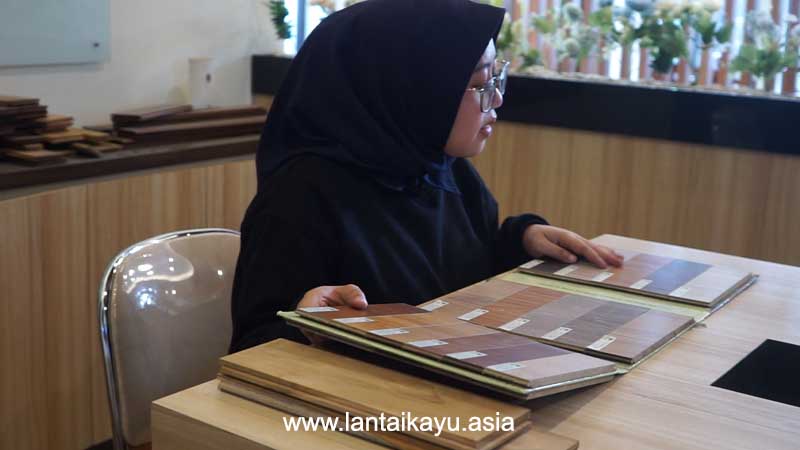 Showroom 3 showroom lantai kayu asia
