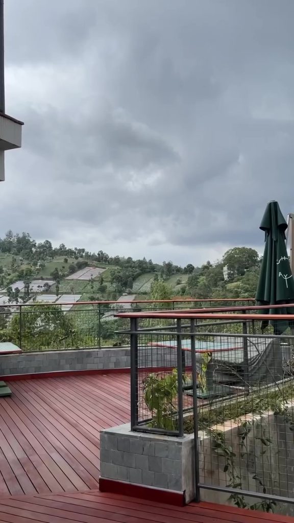 Project Pemasangan Rooftop MAJ Dago 23 jual lantai kayu parket