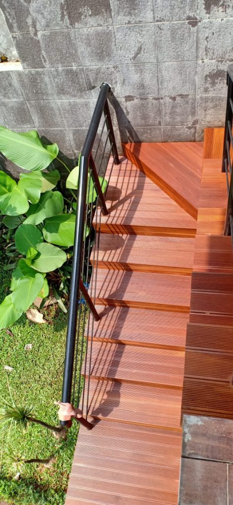 Project Pemasangan Tangga Kayu Ulin Area Outdoor 53 jual lantai kayu parket